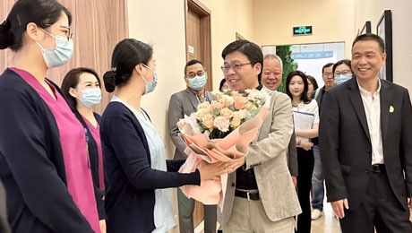 携爱鸢尾开，天使向未来——太阳成集团tyc138健康集团表彰优秀护理集体及个人